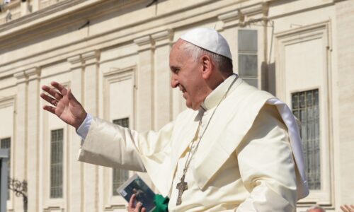 „Niech nastanie pokój dla udręczonej Ukrainy” – papieskie orędzie „Urbi et orbi”.